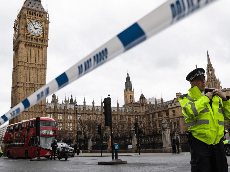 police cordoning off Westminster Palace after the 2017 terrorist attack